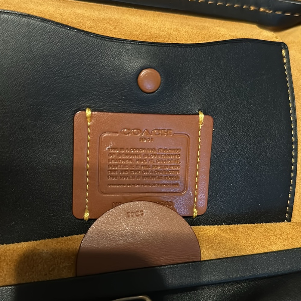 Vintage Coach Kisslock Crossbody Saddle Bucket Bag - Picture 4 of 15